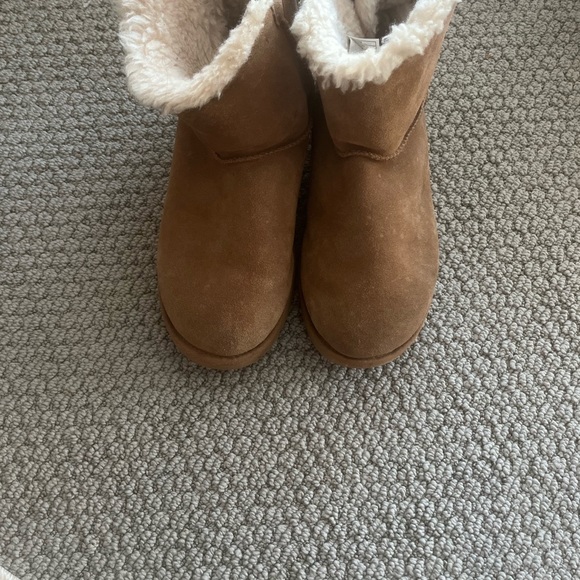 Mini Uggs - Picture 3 of 6